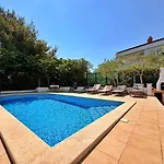 Zeljko B בית הארחה שילו