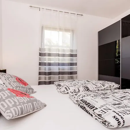 Πανσιόν Zeljko