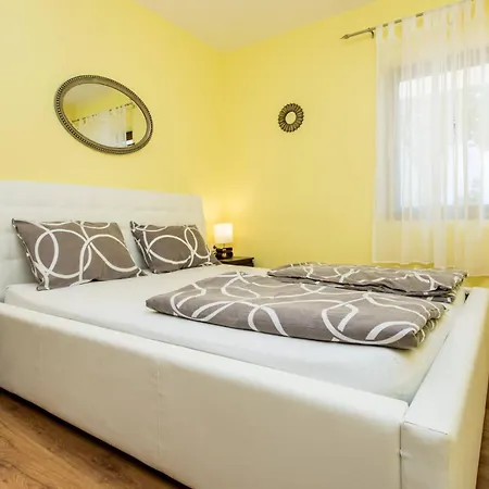 Zeljko B Affittacamere 3*